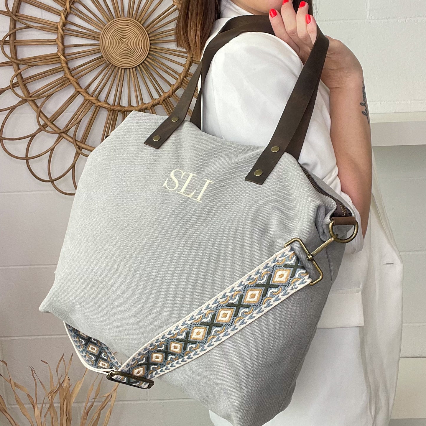 Bolso loneta con correa étnica - Color gris claro