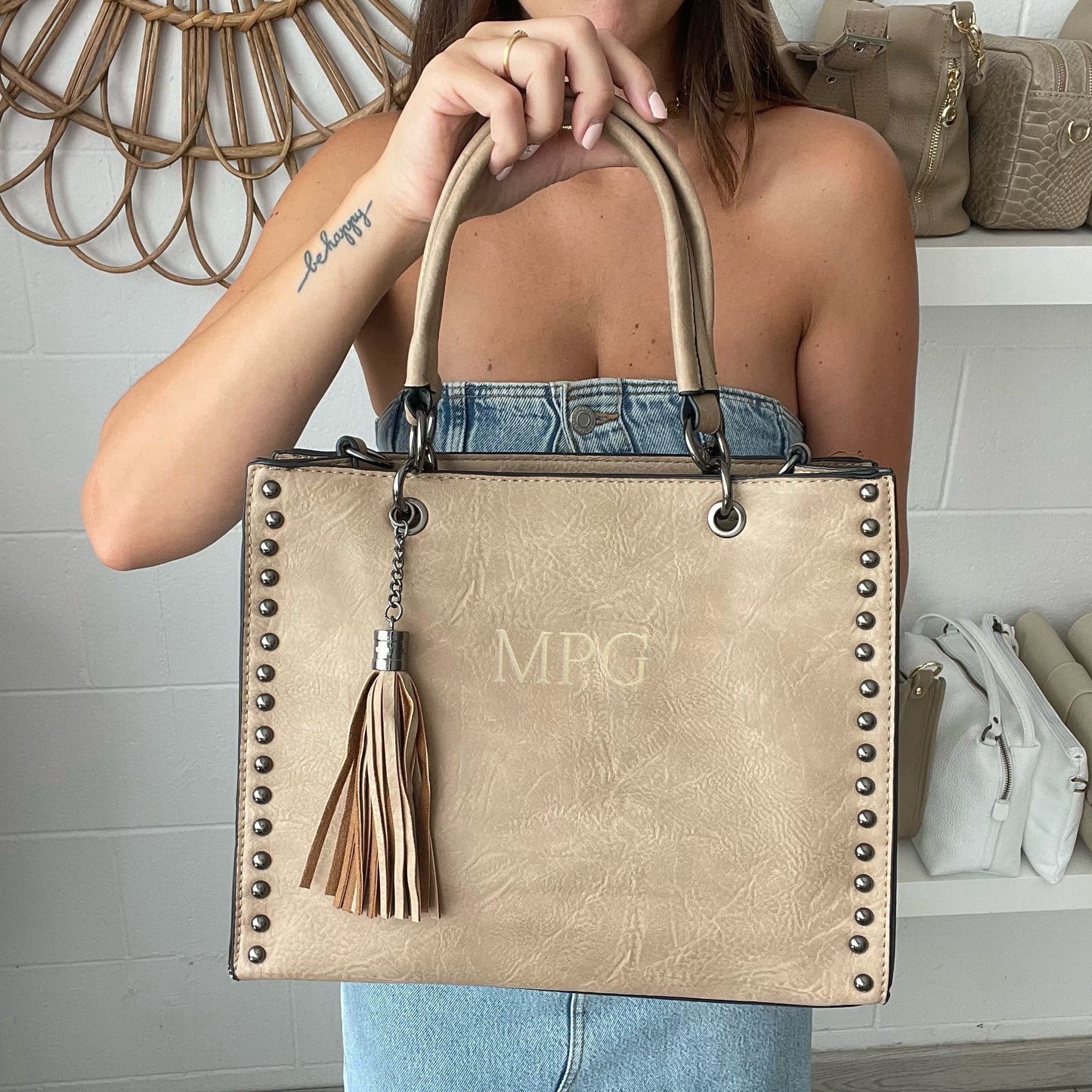 Bolso shopper tachuelas MEDIANO- Color taupe