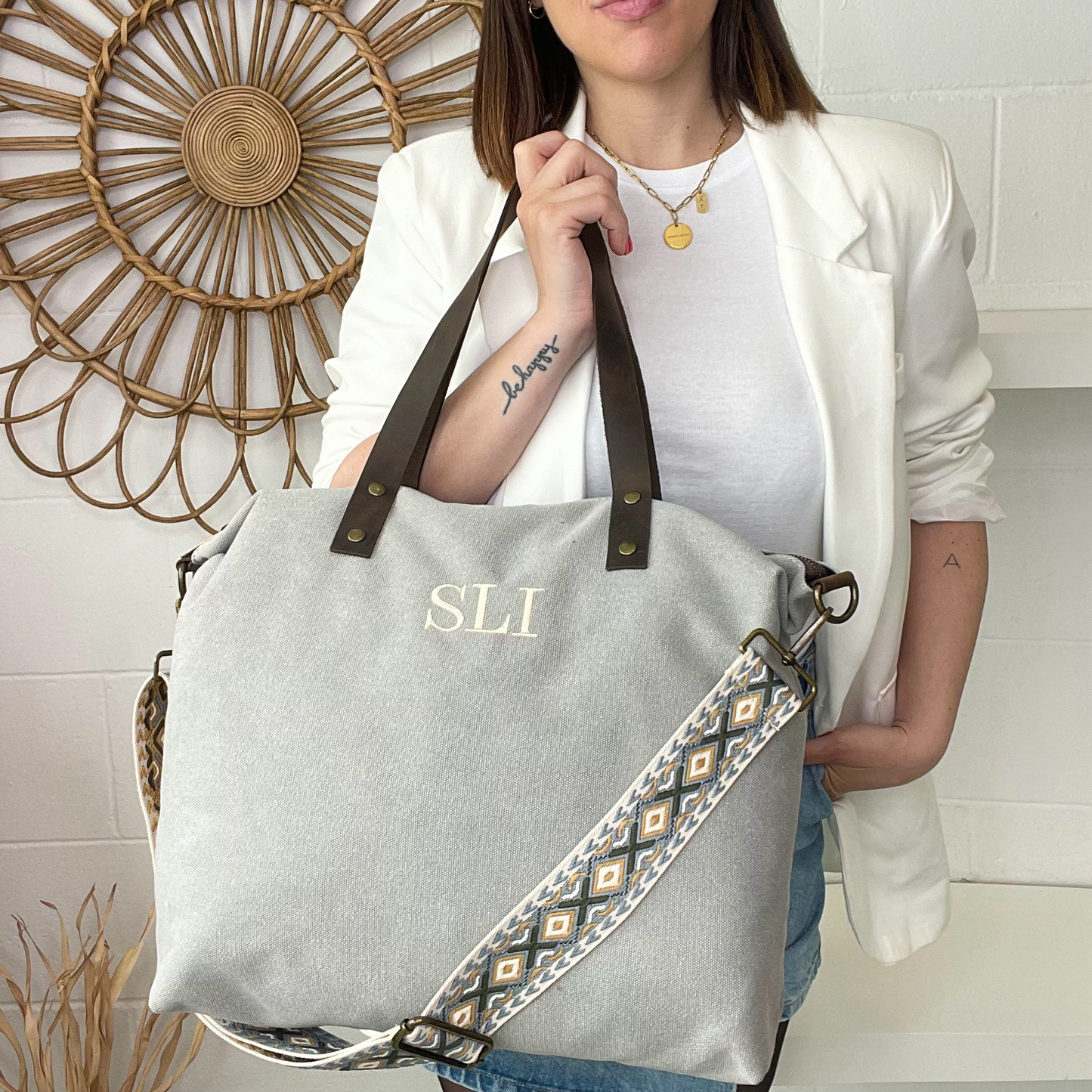 Bolso loneta con correa étnica - Color gris claro