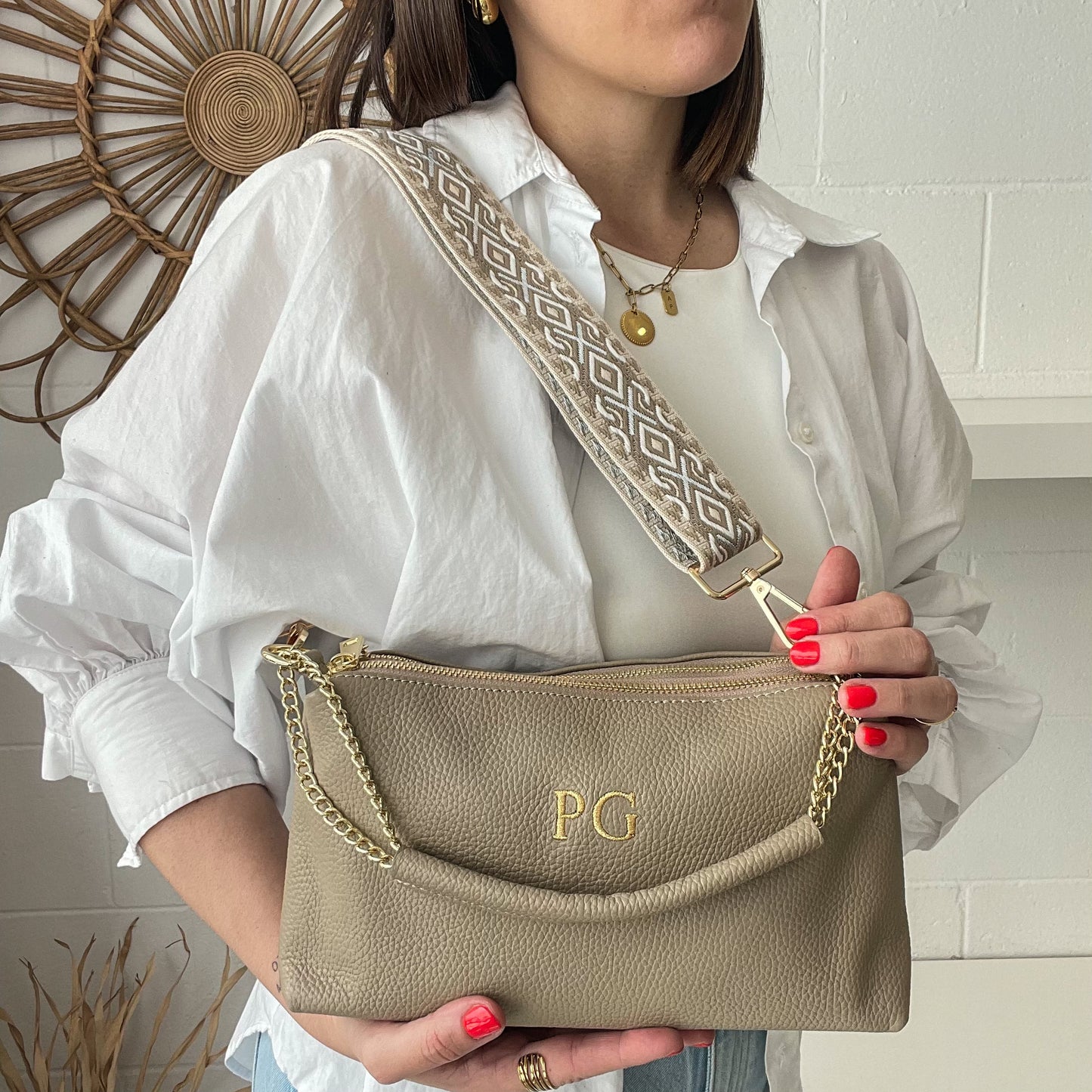 Bolso de piel personalizado doble cadena dorada - color taupe