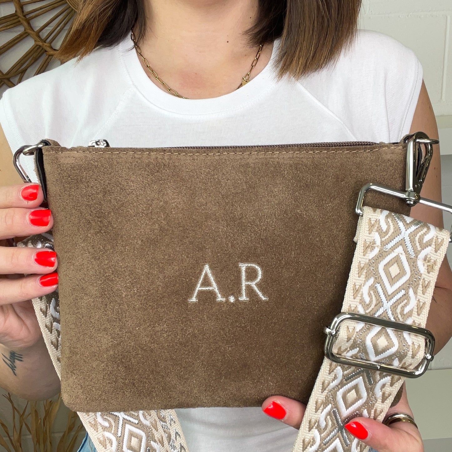 Bandolera piel de ante personalizada con correa combinable- Color taupe