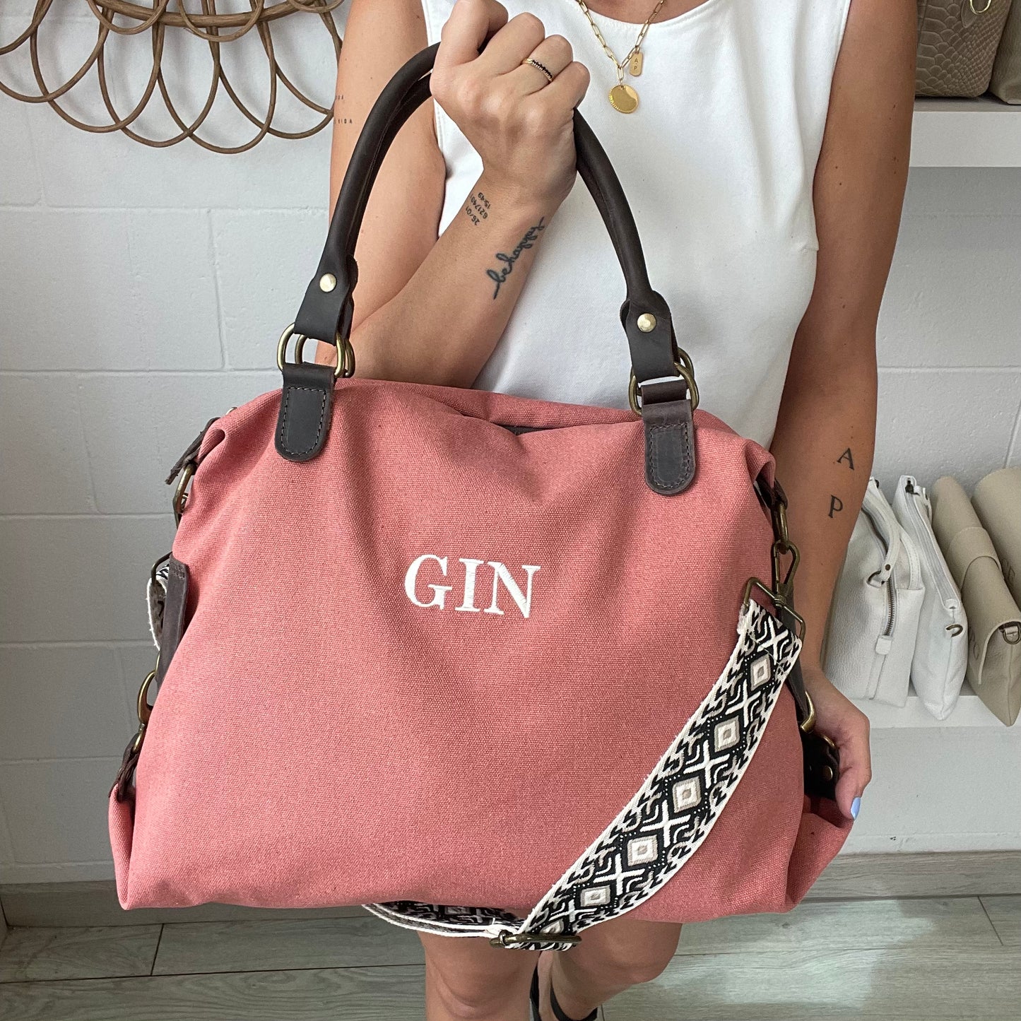 Bolso loneta efecto lavado con correa étnica - Color coral