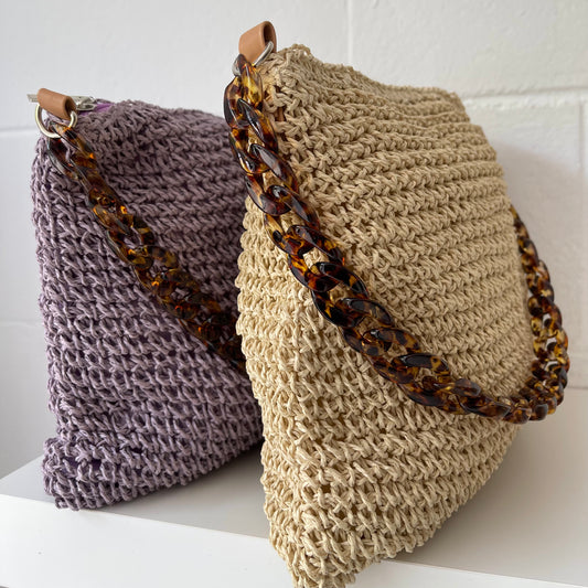Bolso rafia con cadena